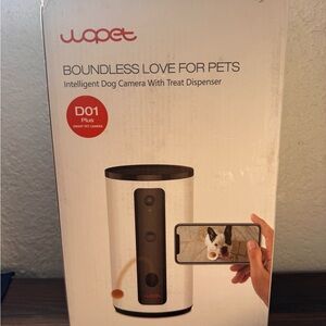 Intelligent Dog Camera with Treat Dispenser - White and Black “NWT”